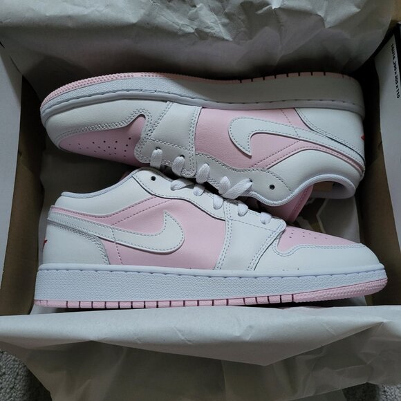 Youth Size 6Y Jordan 1 Low Pink Foam Fire Red White (GS) 553560-608 AUTHENTICNEW - Picture 7 of 9